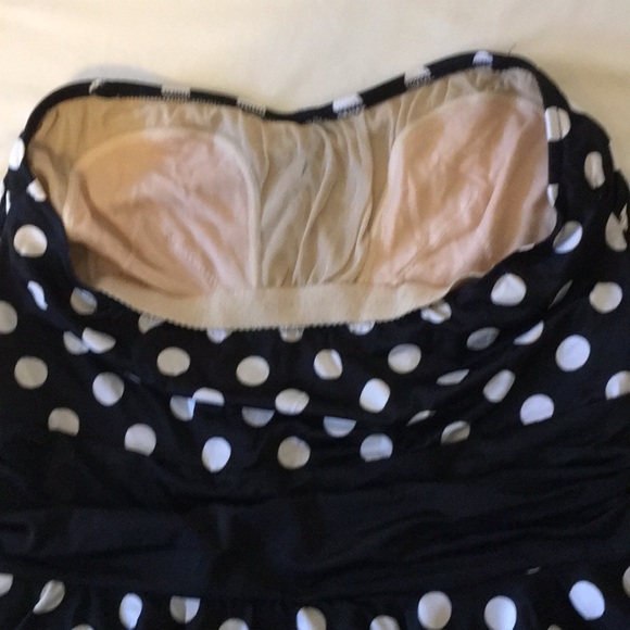 Mainstream Strapless Polkadot Swimsuit - Picture 3 of 7